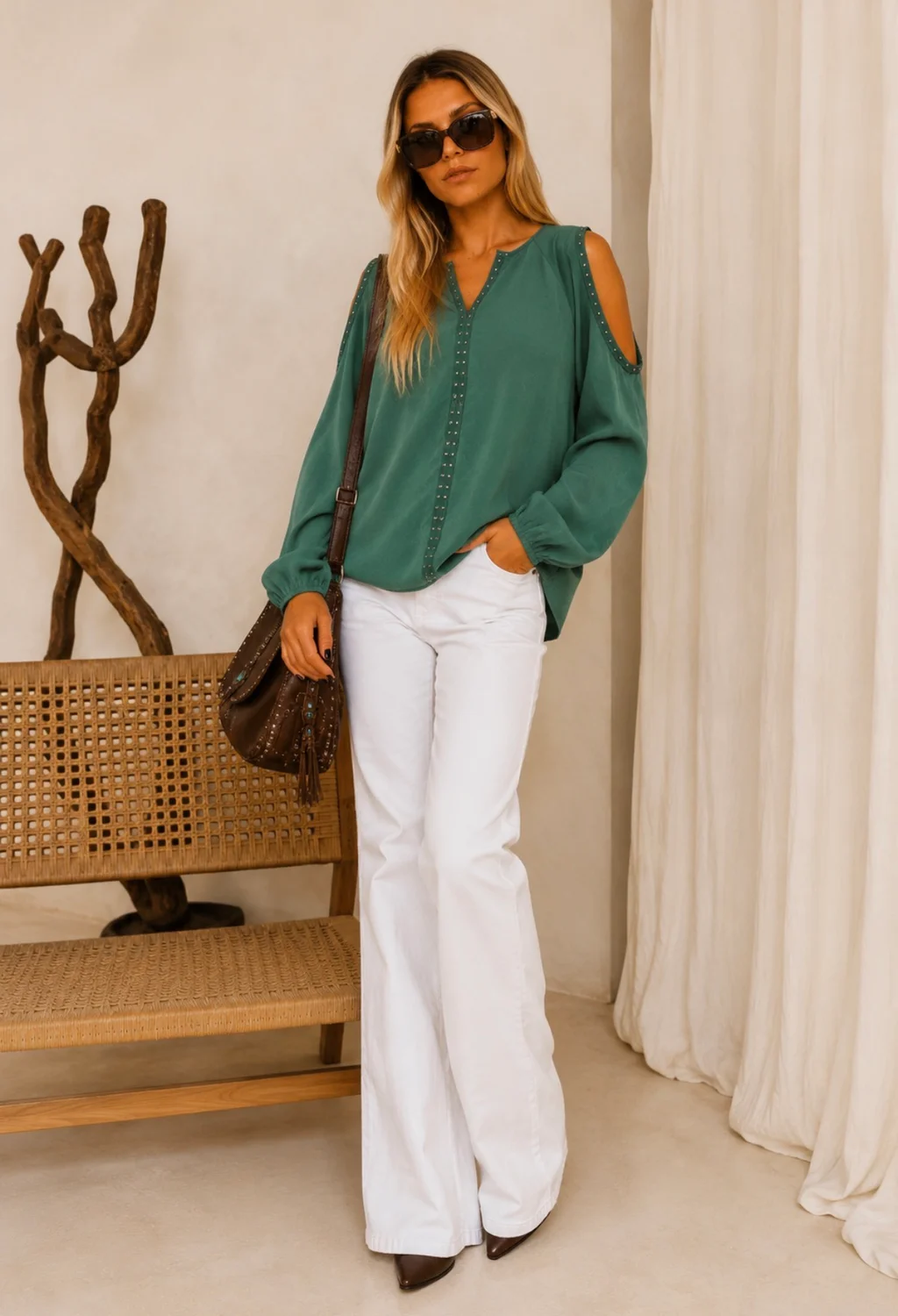 Blusa GAMBER SATEN C/ Hombro Descubierto y Tachas GU0341