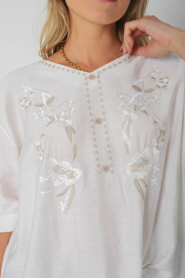 Blusa AMPLIA MAKEA de Lino Bordado c/ Botones GU0327