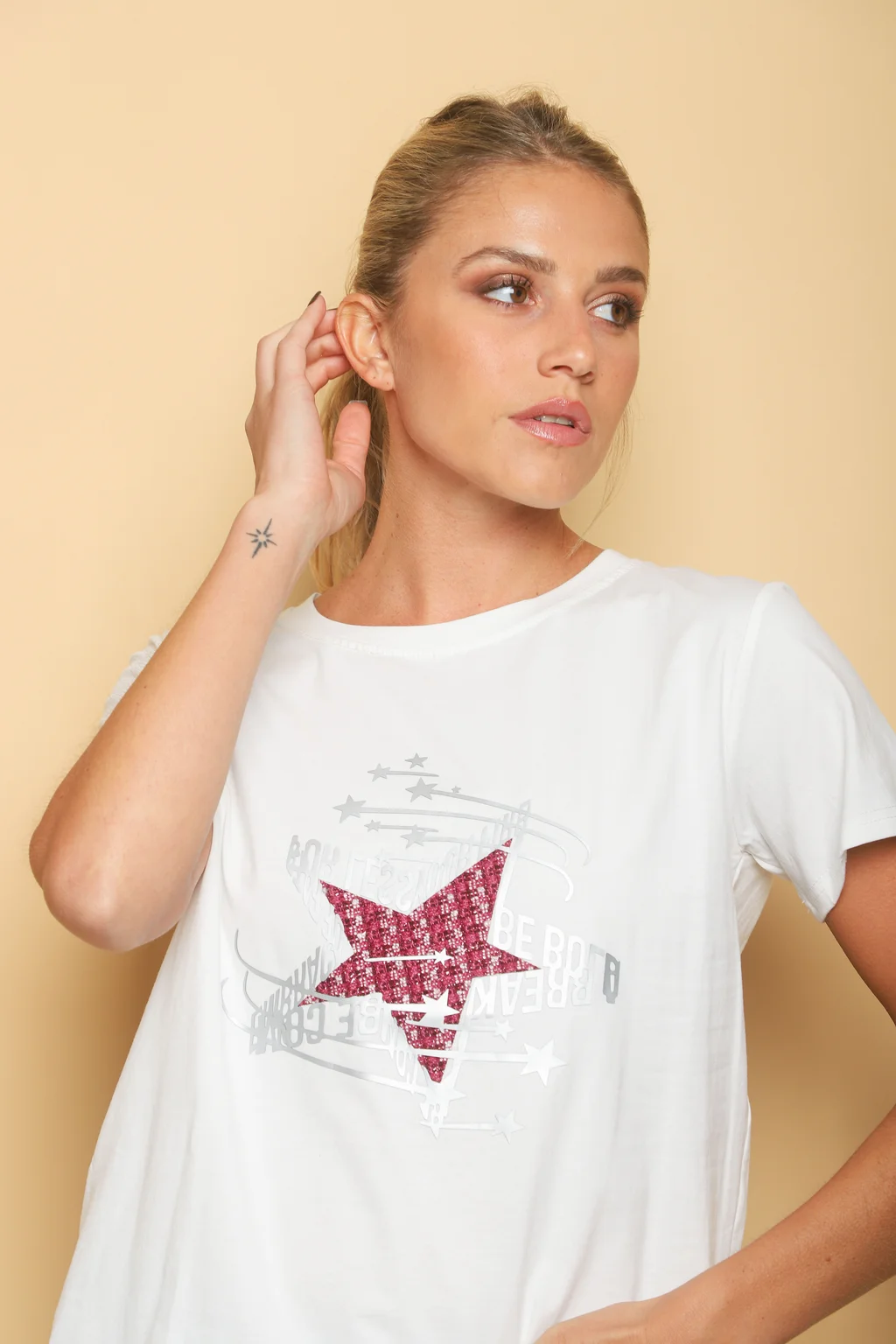 Remera Estrella BREAK LESS GUJ5219