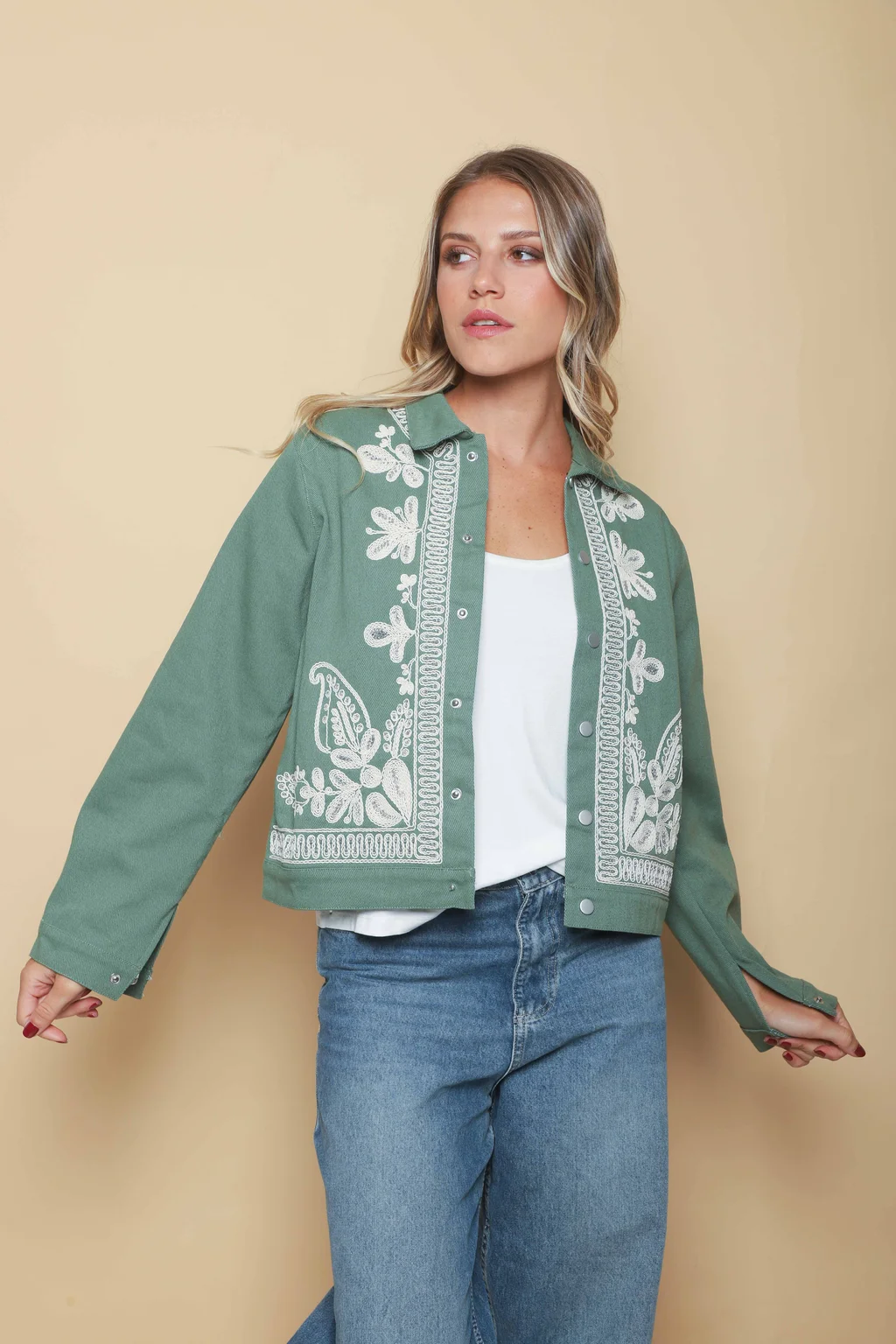Chaqueta FORTY de Gabardina Bordada GUF6005