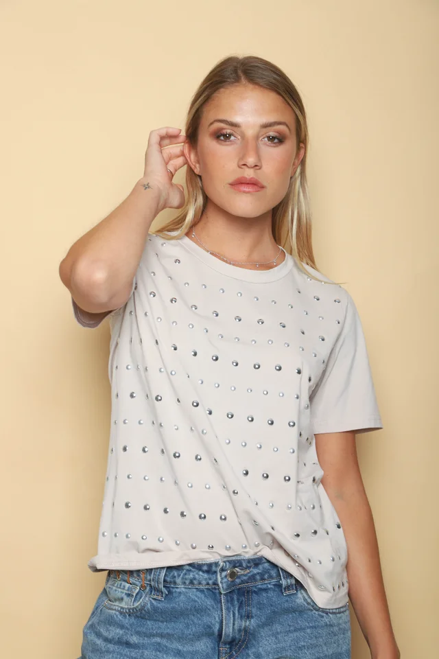Remera KARSY con Tachas GUK70248