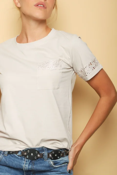 Remera RAVI c/Bolsillos puntilla GUJ5232