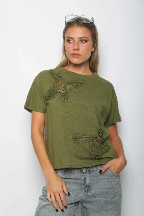 Remera MARIPOSA BORDADA GUJ5231