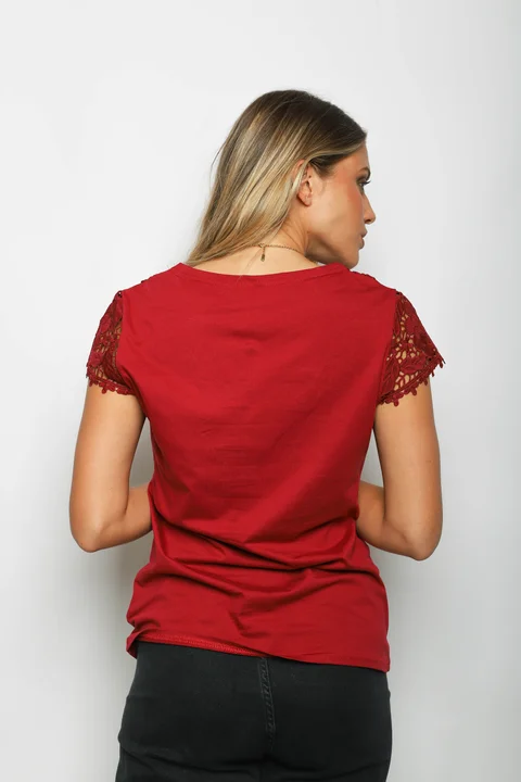 Remera ROYALTY Bordada con Strass GU356341