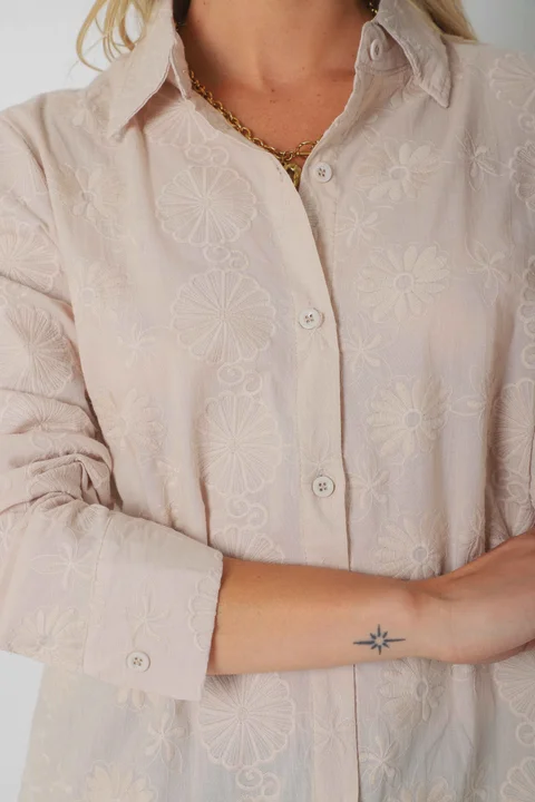 Camisa CANELA Larga de Broderie Flores Bordadas GU5205