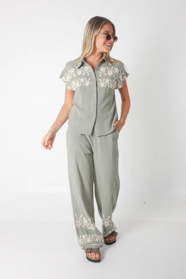 Conjunto GINEVA LINO C/Bordado GUK70152/70153