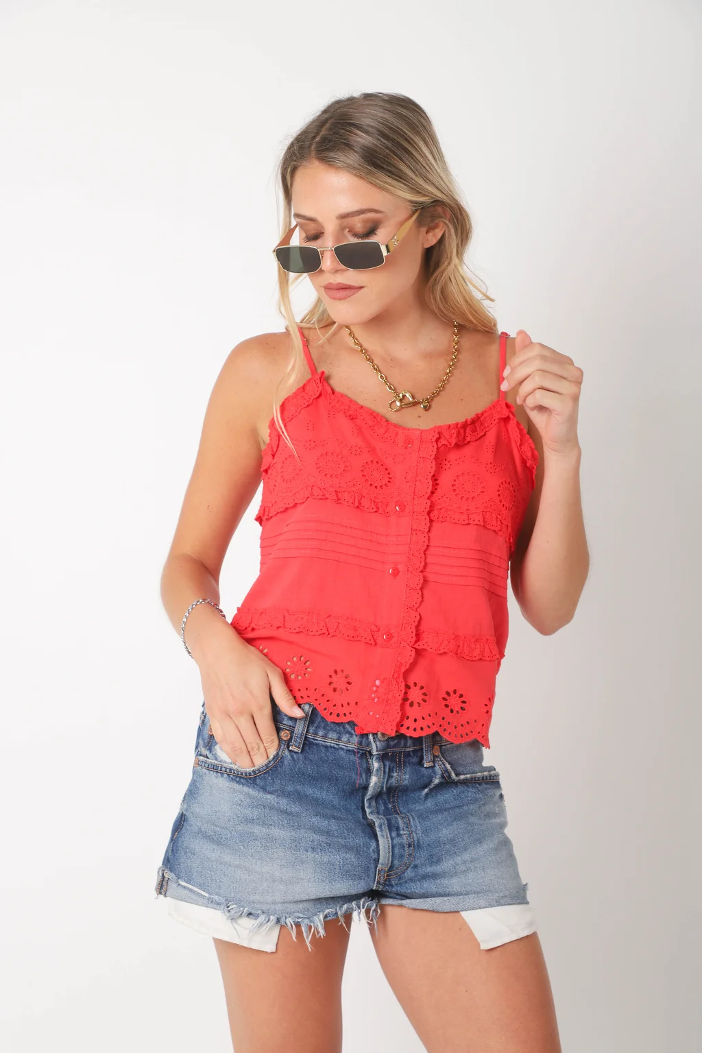 Musculosa Kavanah de Lino Abotonada con T ablitas y Broderie GUK4067