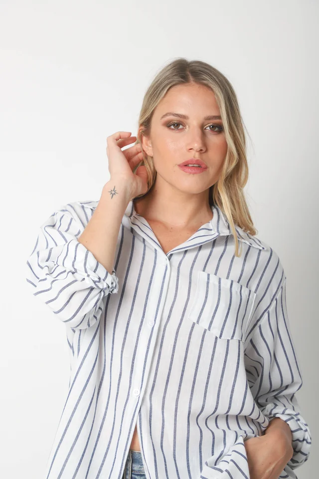 Camisa Emili Lino Larga Rayada con Bolsillo