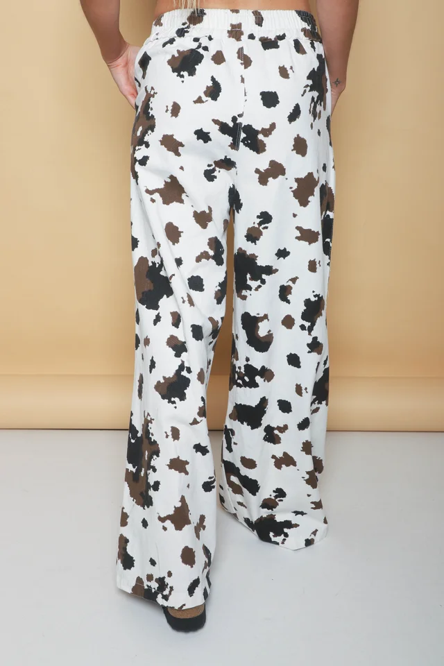 Pantalon Vaca Ancho de Gabardina con Bolsillos