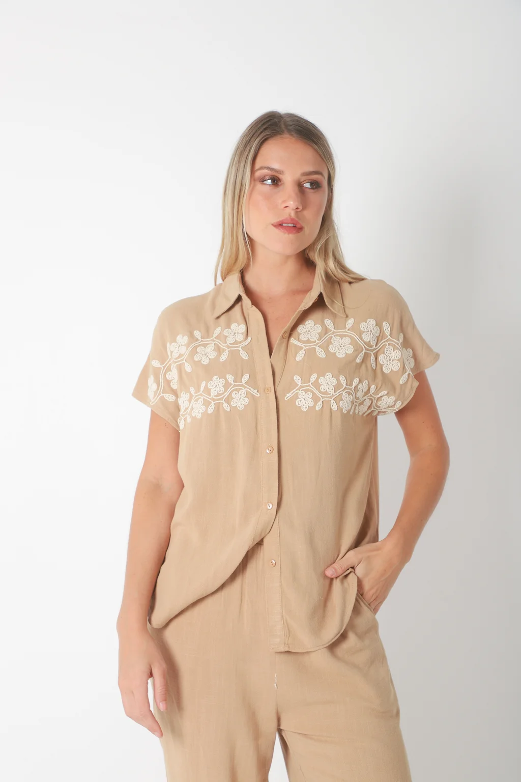 Conjunto GINEVA LINO C/Bordado GUK70152/70153
