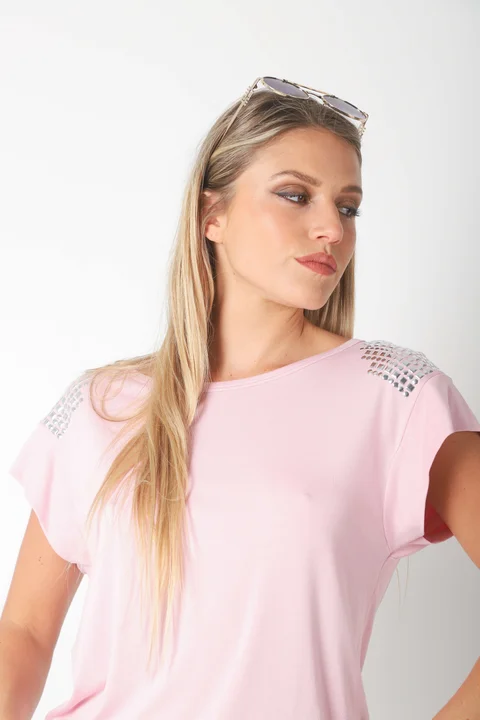 Remera Alyssa Viscosa Lycra con Tachas