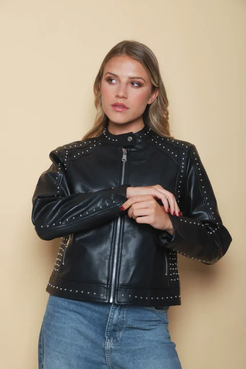 Campera Atenas Ecocuero con Tachas GU78305