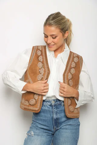 Chaleco KRAVI Gamuza Bordado GU561 - Vista 1