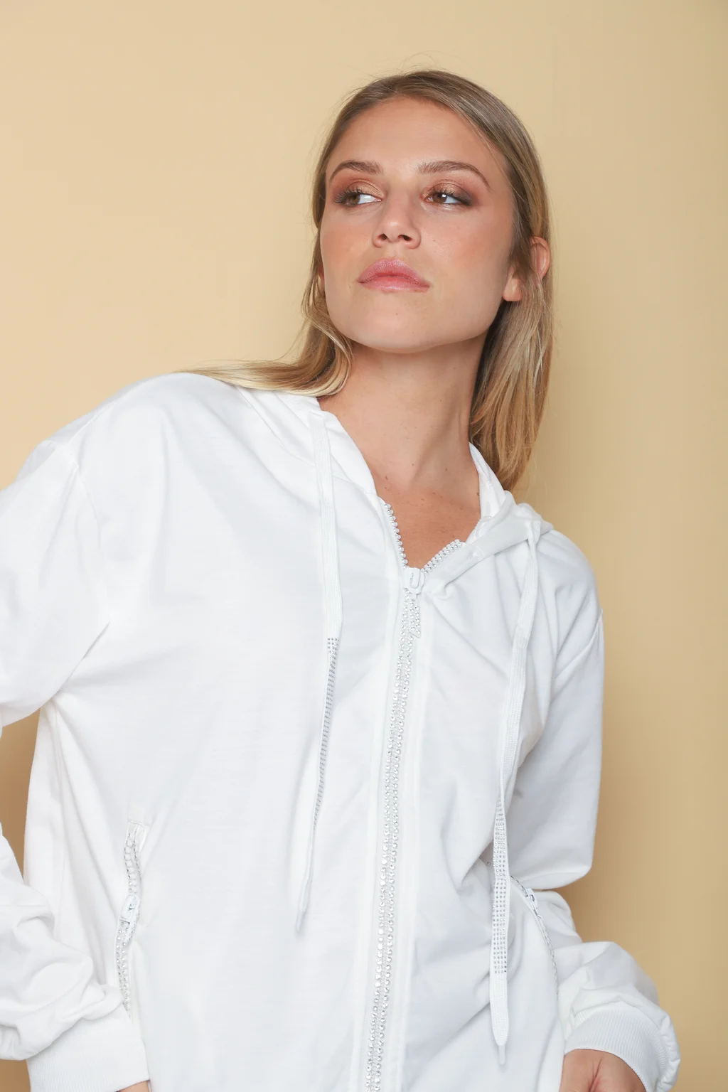Campera  Siena White  Brillos  Cierres  GUK166
