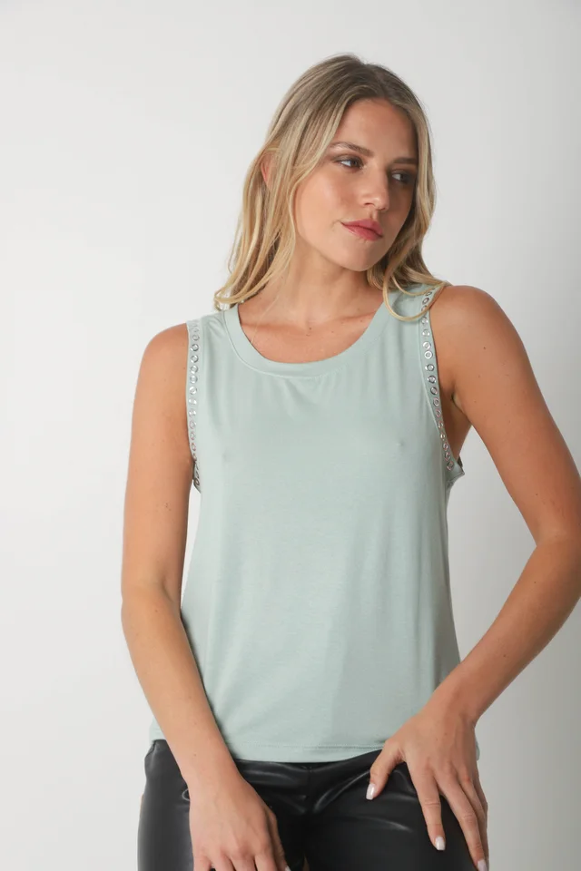 Musculosa Mile Creppe c/ Tachas