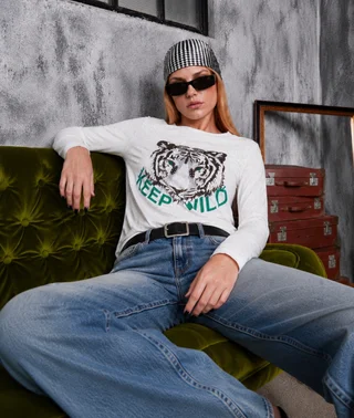 Remera KEEP WILD Batik con strass GU5126 - Vista 5
