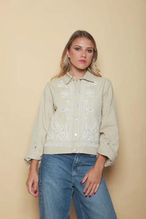 Chaqueta FORTY de Gabardina Bordada GUF6005