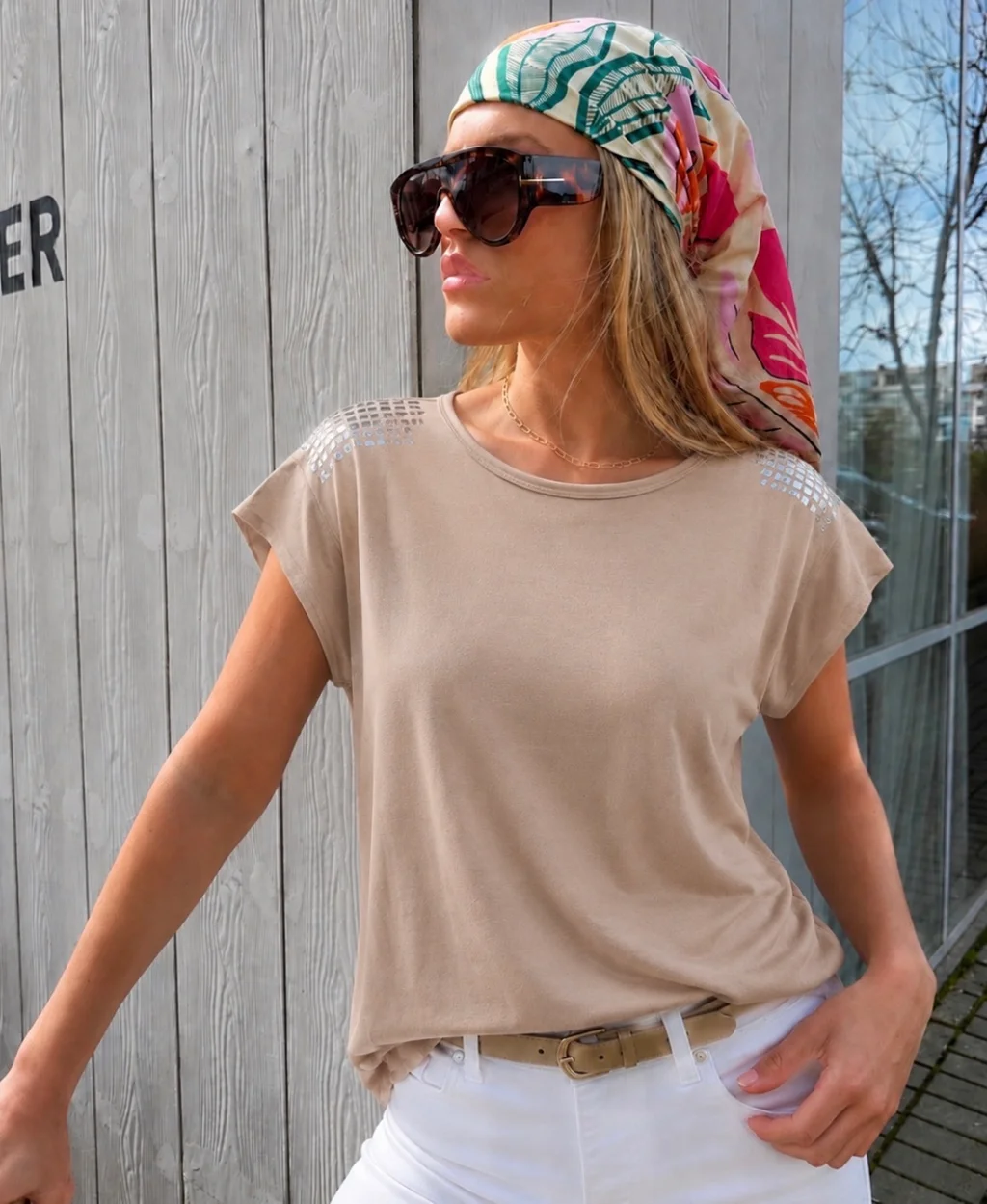 Remera ALYSSA Viscosa Lycra con Tachas