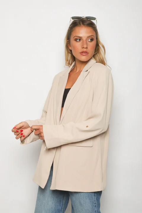 Blazer VICENA Sastrero Forrado con Boton Strass GUP33021