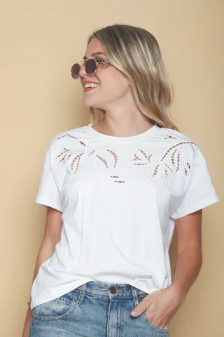 Remera MERIDA Bordada GUK70109 - Vista 4