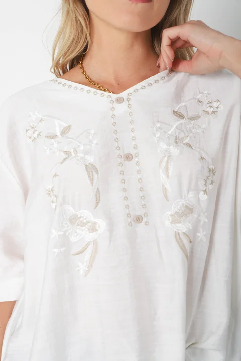 Blusa AMPLIA MAKEA de Lino Bordado c/ Botones GU0327