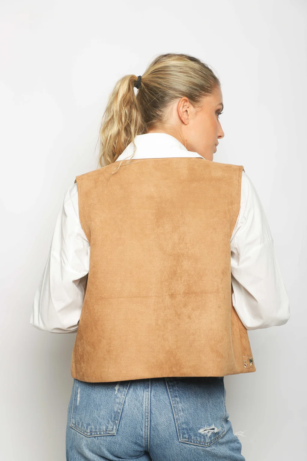 Chaleco TRIBECA Gamuza Bordado GU563