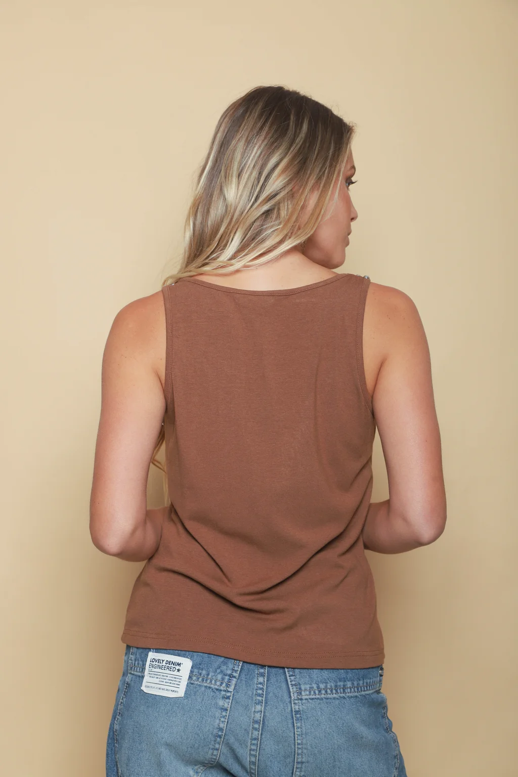 Musculosa Lizzie Tachas GU4024