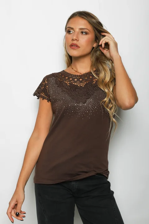 Remera ROYALTY Bordada con Strass GU356341