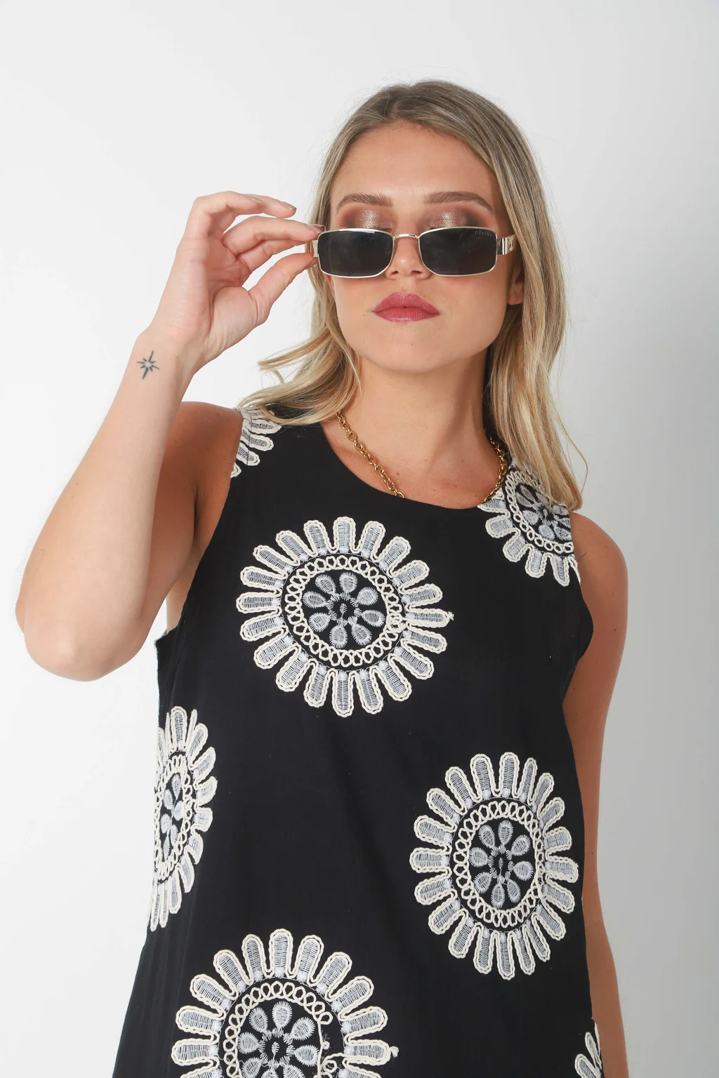 Vestido CIRUS Lino Bordado c/ Bolsillos GU250109