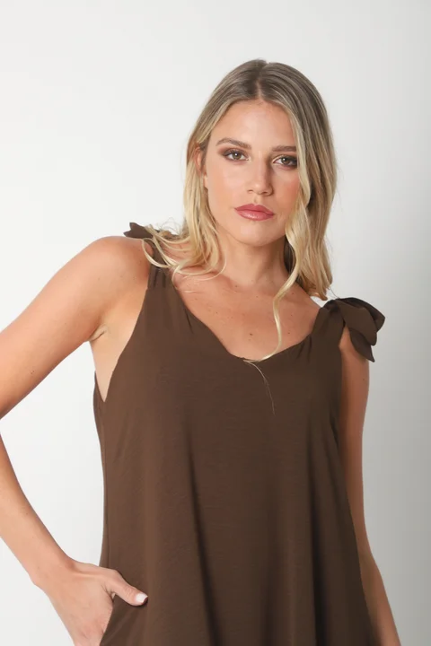 Vestido NISSI LISO AMPLIO de creppe c/ Tiras y Bolsillos