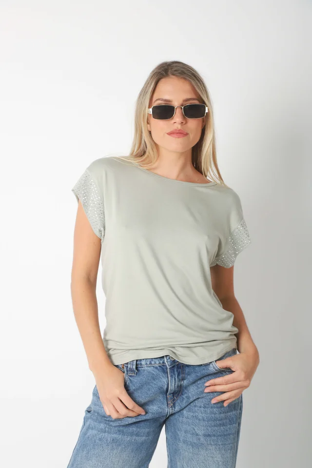 Remera KILIM de Modal Viscosa c/ Tachas en Mangas