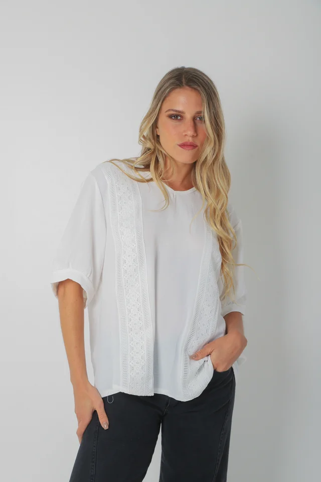 Blusa Amplia VASY Guardas Guipiur GU0330