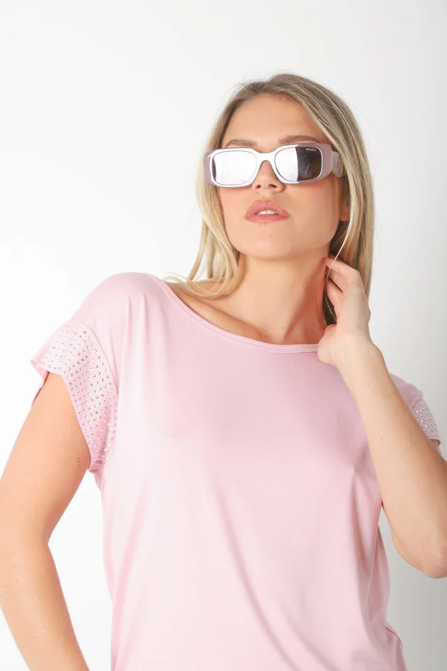 Remera KILIM de Modal Viscosa c/ Tachas en Mangas