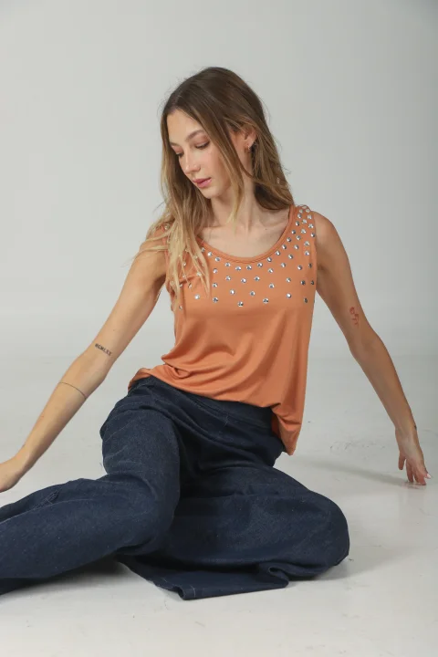 Musculosa Kata  Creppe Tachas