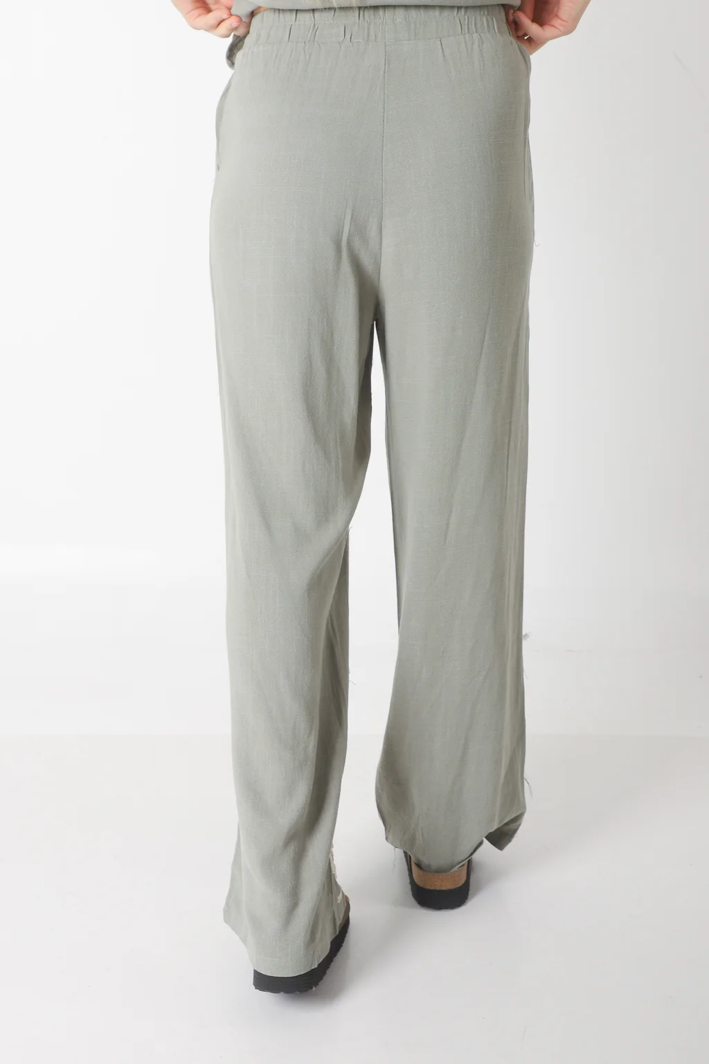 Conjunto GINEVA LINO C/Bordado GUK70152/70153