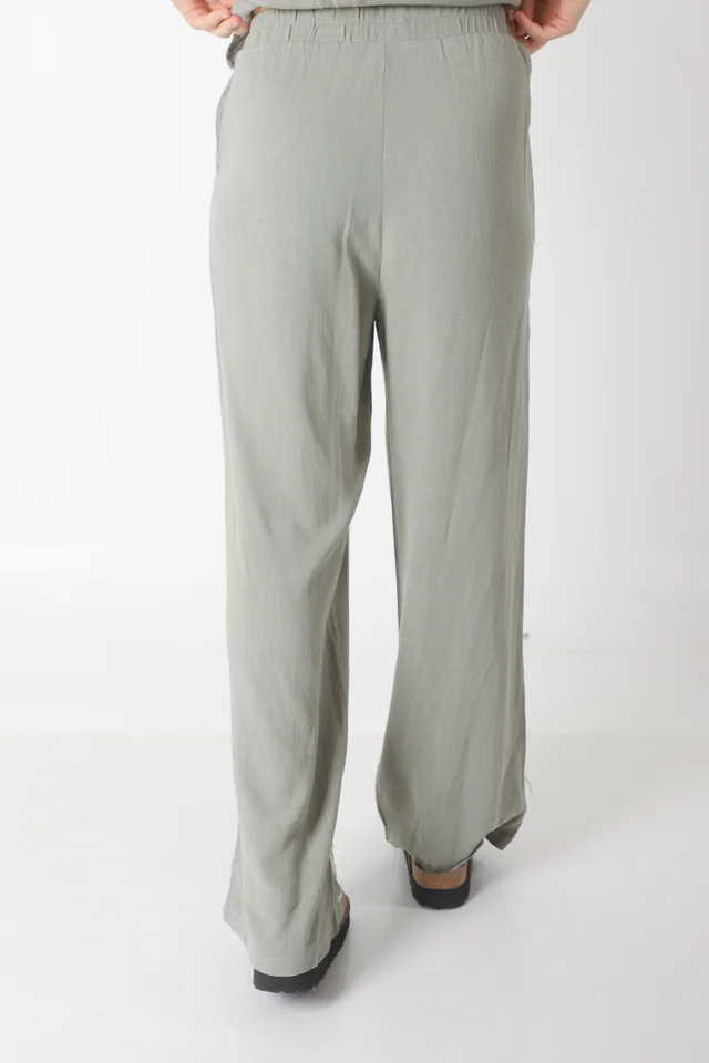 Conjunto GINEVA LINO C/Bordado GUK70152/70153