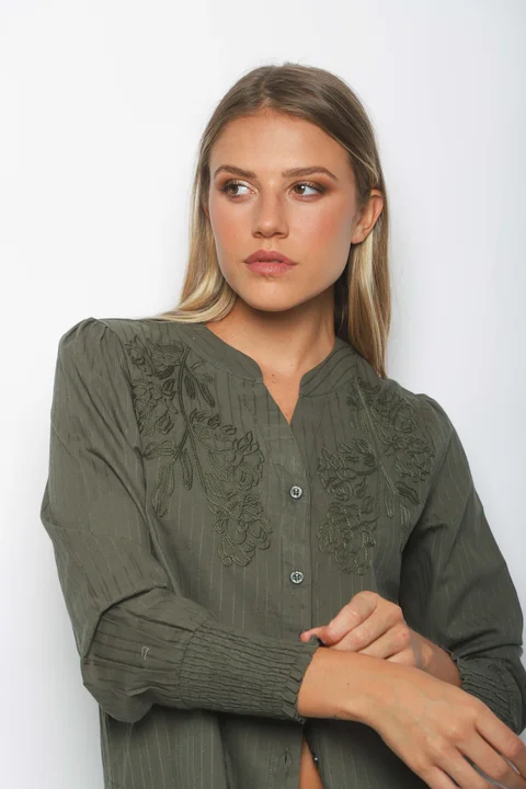 Camisa TOLEDO BORDADA GU61