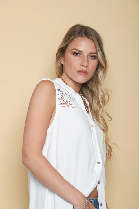 Camisa KARIN de Lino Sin Manga C/ Crochet GU0544