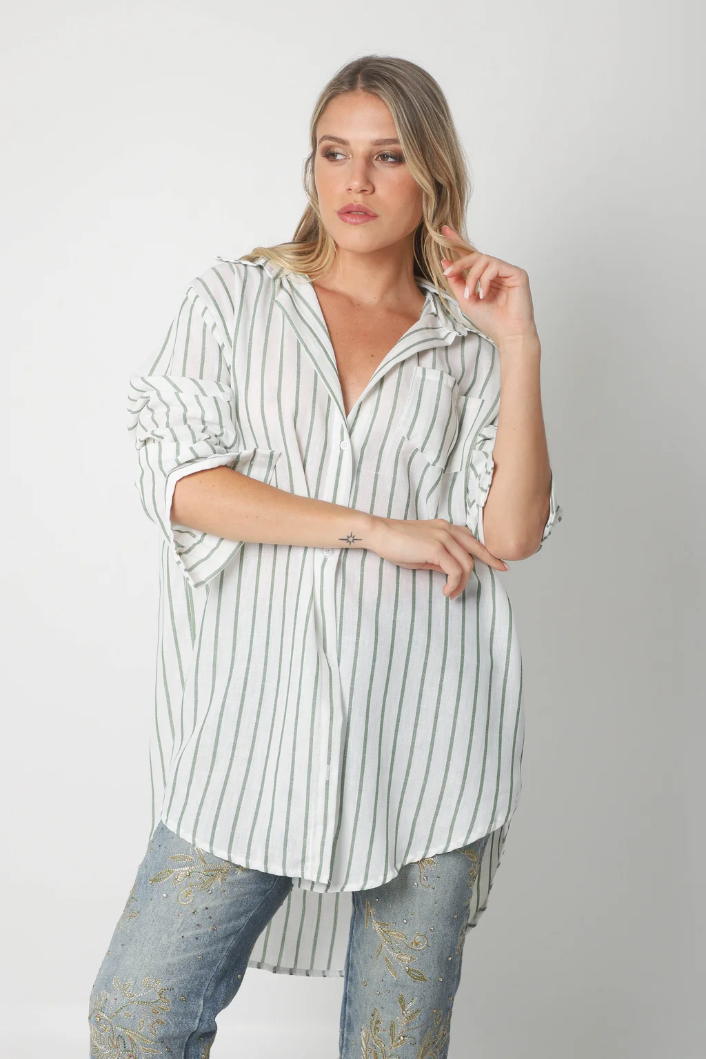 Camisa Emili Lino Larga Rayada con Bolsillo