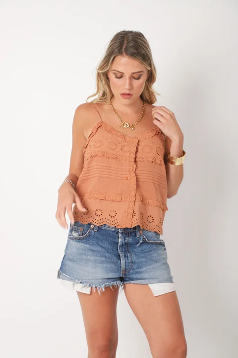 Musculosa   Kavanah de Lino  Abotonada con T ablitas y Broderie GUK4067