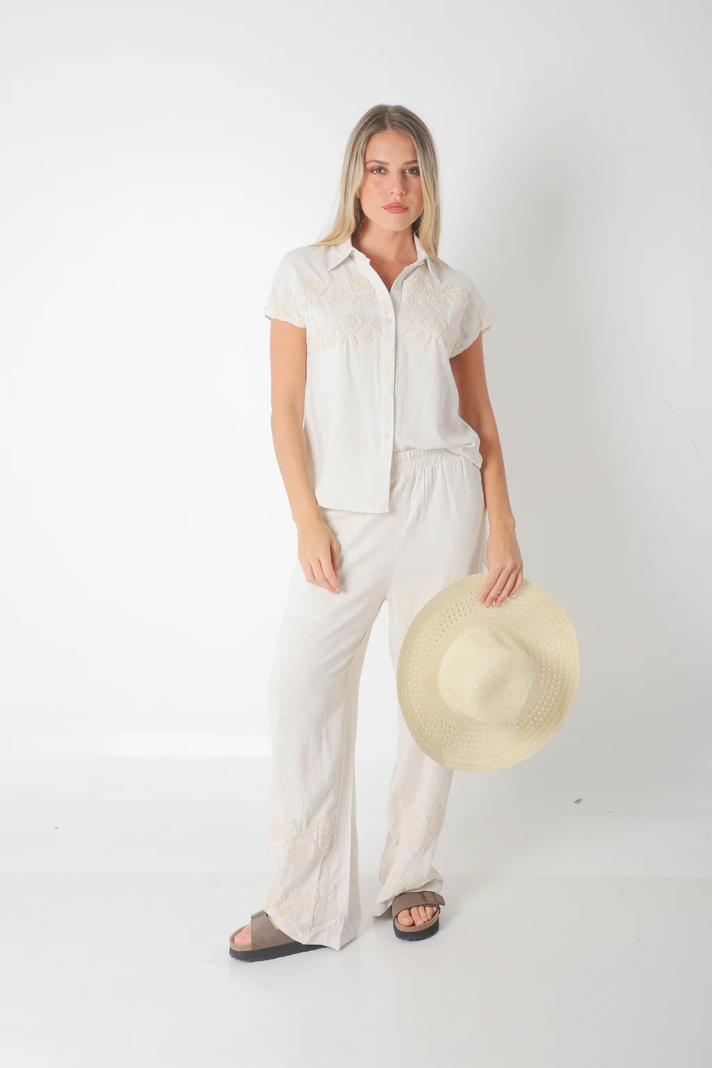 Conjunto GINEVA LINO C/Bordado GUK70152/70153