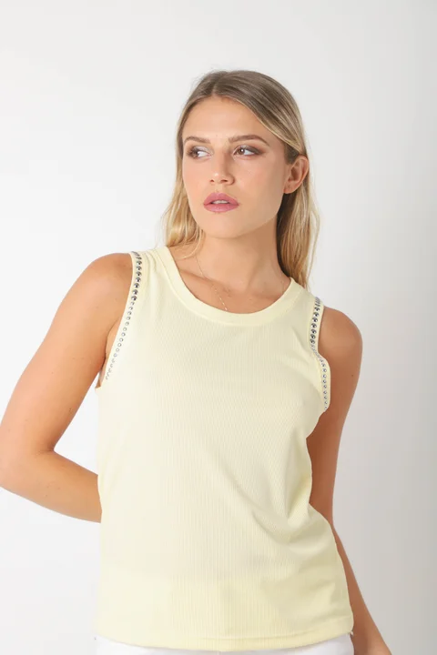 Musculosa DARE Morley Bombe c/ Tachas