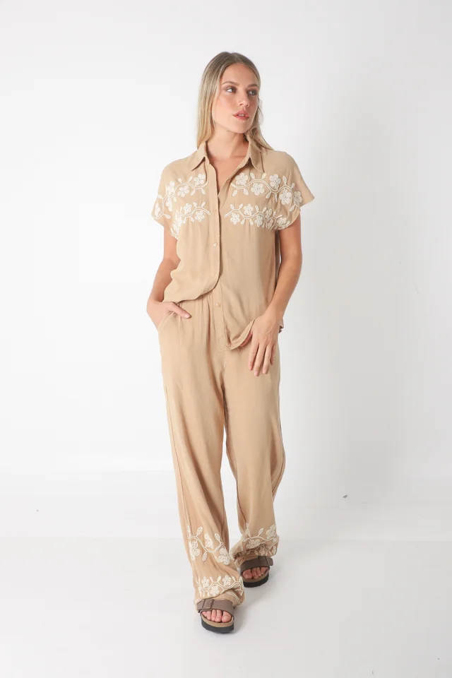 Conjunto GINEVA LINO C/Bordado GUK70152/70153