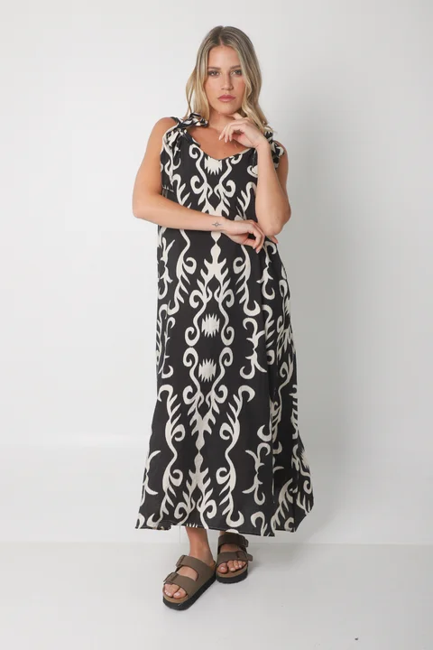 Vestido NISSI BULGARO AMPLIO de creppe c/ Tiras y Bolsillos