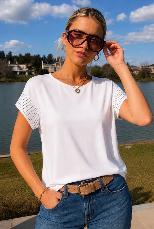Remera KILIM de Modal Viscosa c/ Tachas en Mangas
