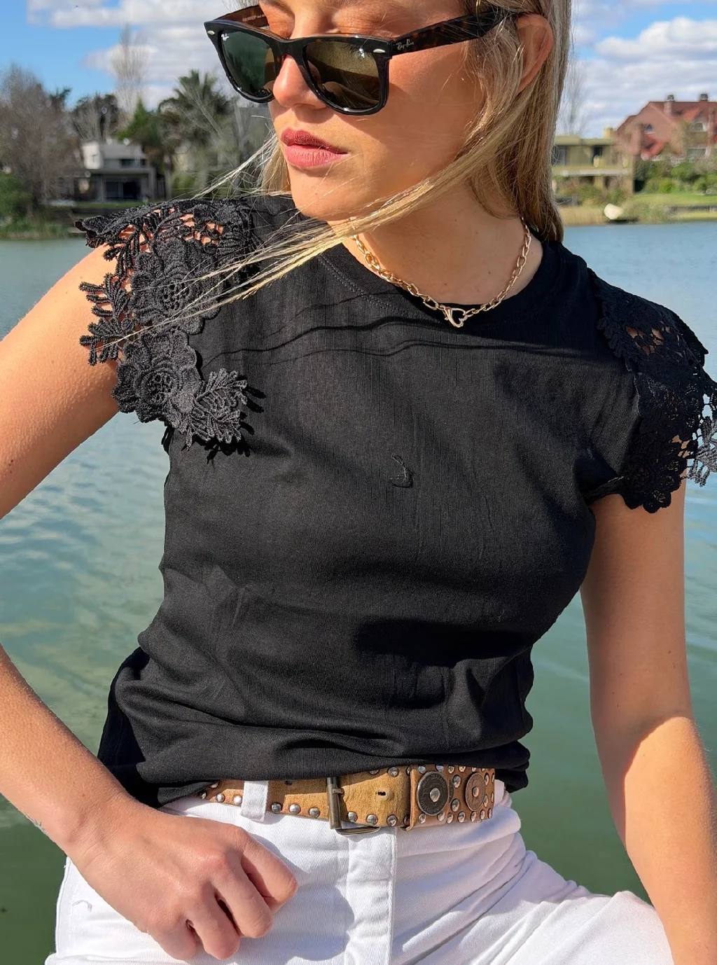 Remera NORMANDI Bordada con Guipiure GU9068