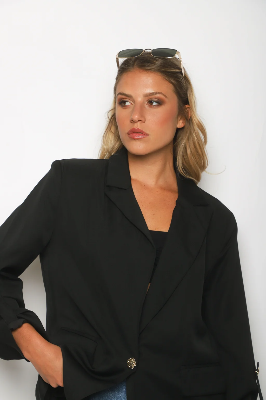 Blazer VICENA Sastrero Forrado con Boton Strass GUP33021