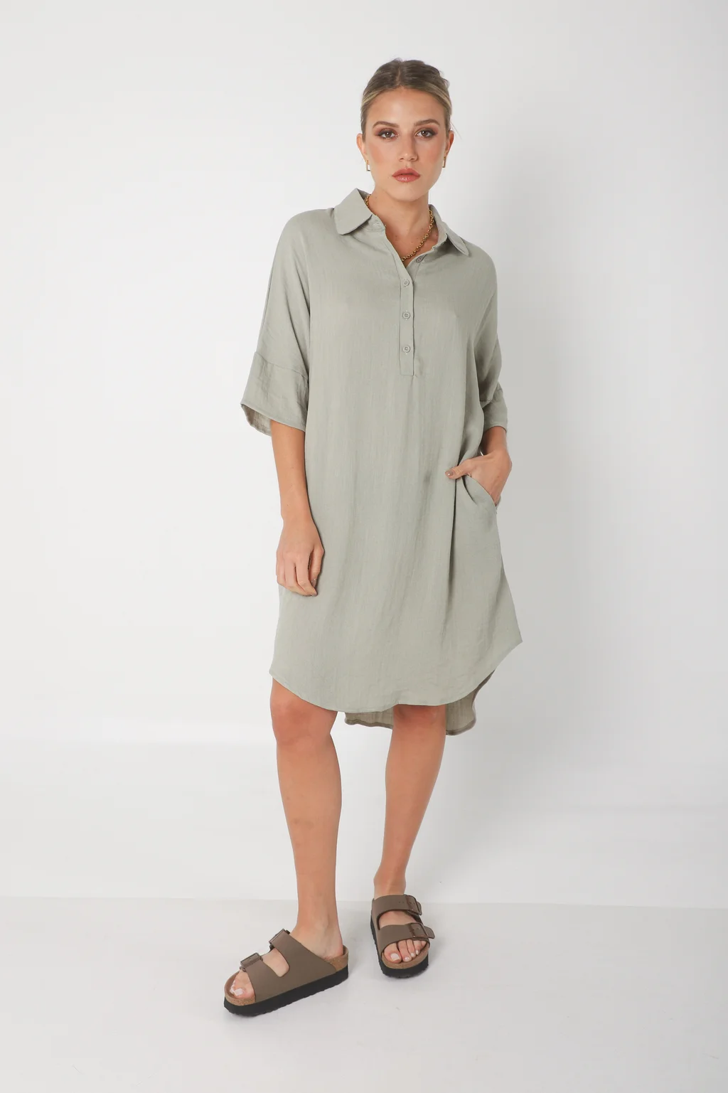 Vestido KAISER de Lino c/ Botones GU0333