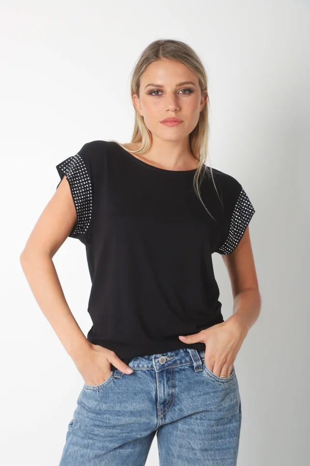 Remera KILIM de Modal Viscosa c/ Tachas en Mangas