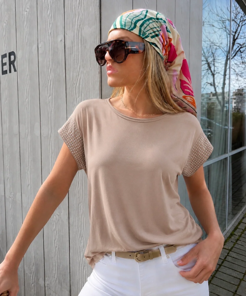 Remera KILIM de Modal Viscosa c/ Tachas en Mangas